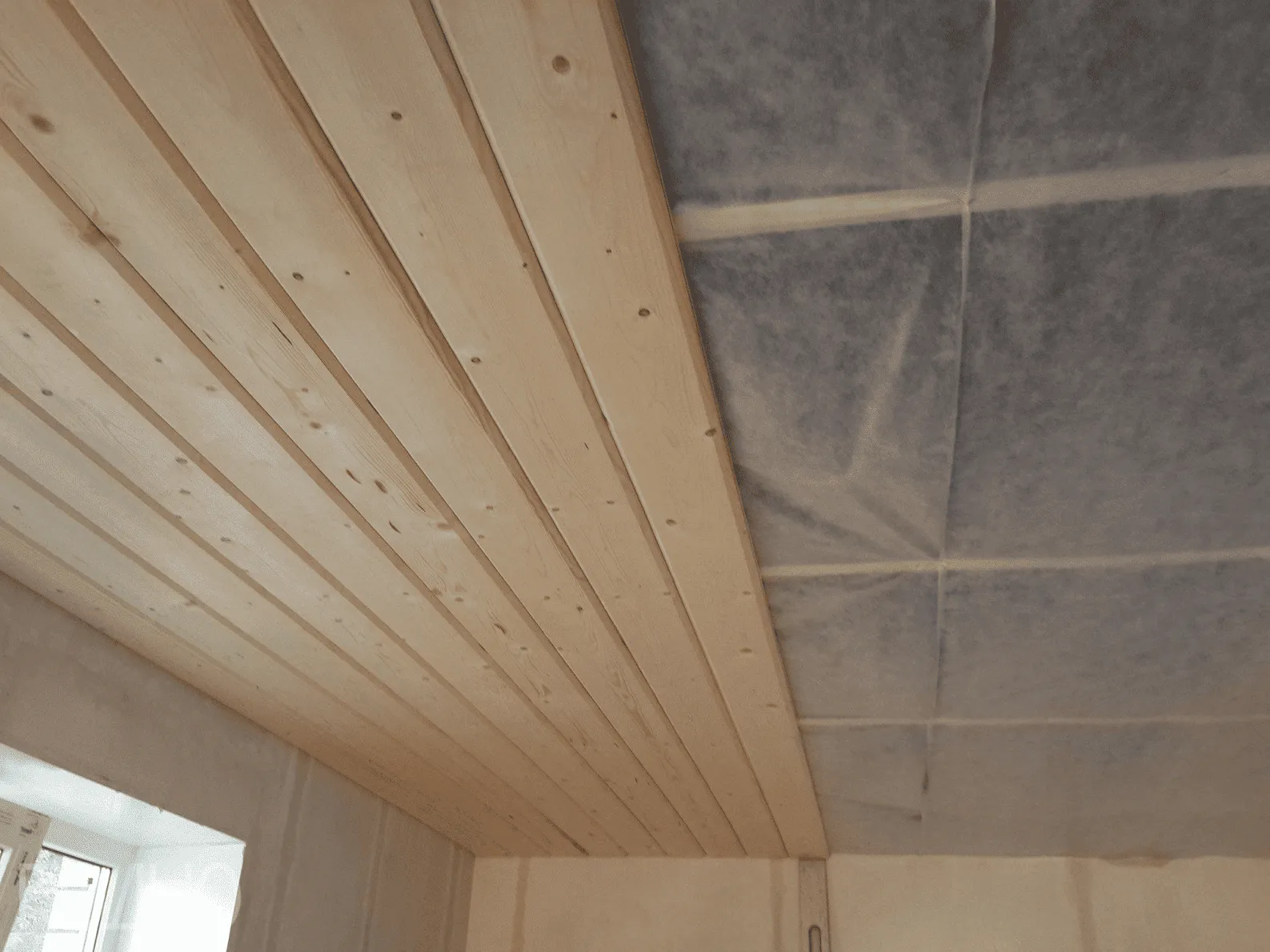 Подготовка поверхности потолка